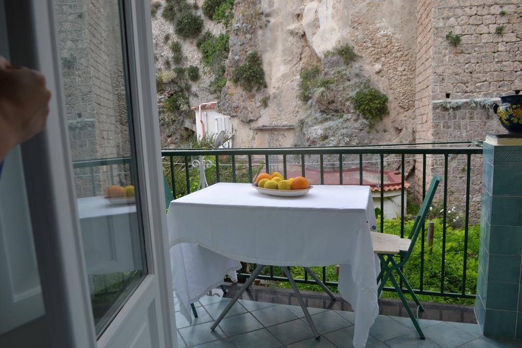 לינה וארוחת בוקר מאיורי Casa Mariannina מראה חיצוני תמונה